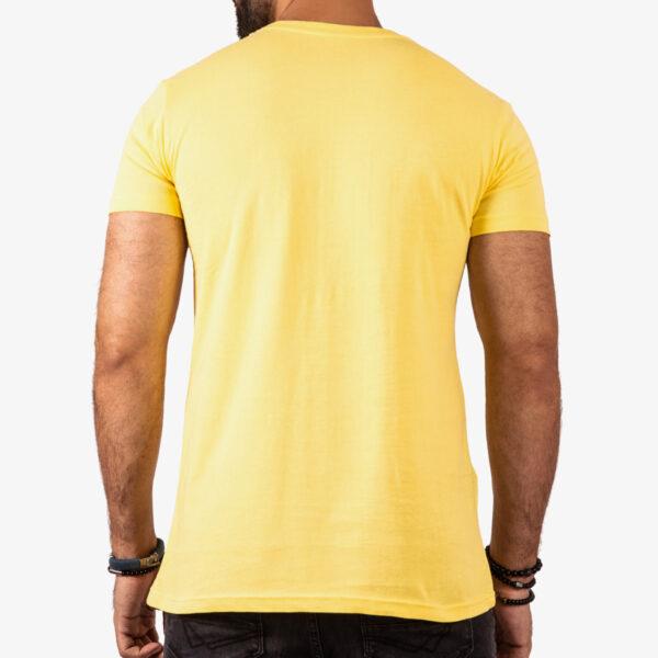 Basic-crew-neck-tee-with-typographicx